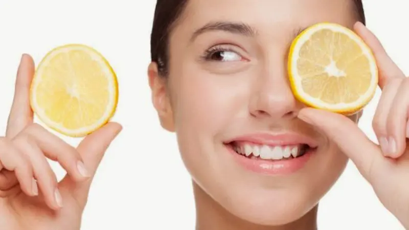 Tips Cantik dengan Segelas Air Lemon