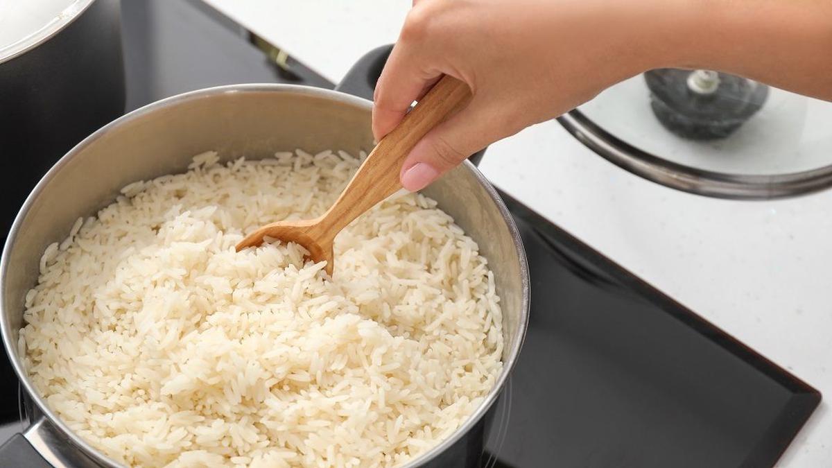 Nasi Panas atau Dingin, Mana yang Lebih Bermanfaat untuk Kesehatan?