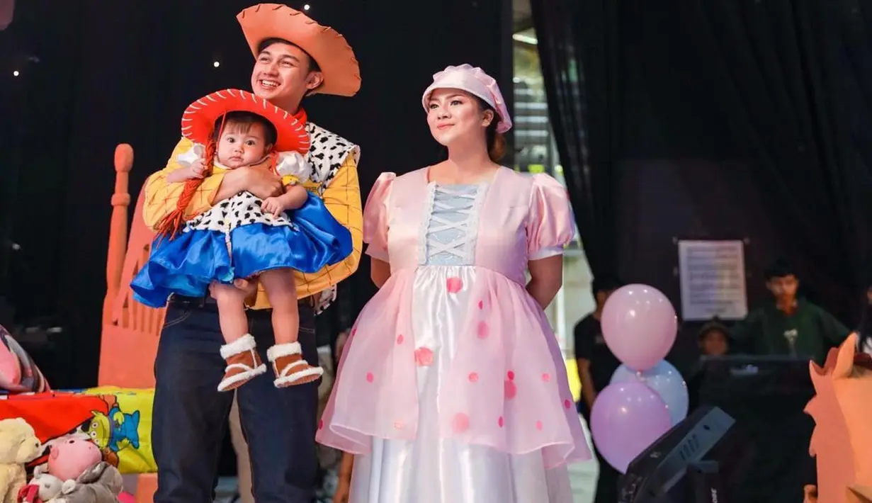 Ulang tahun pertama Baby Bible ini bertema kartun Toy Story. [instagram/felicyangelista_]