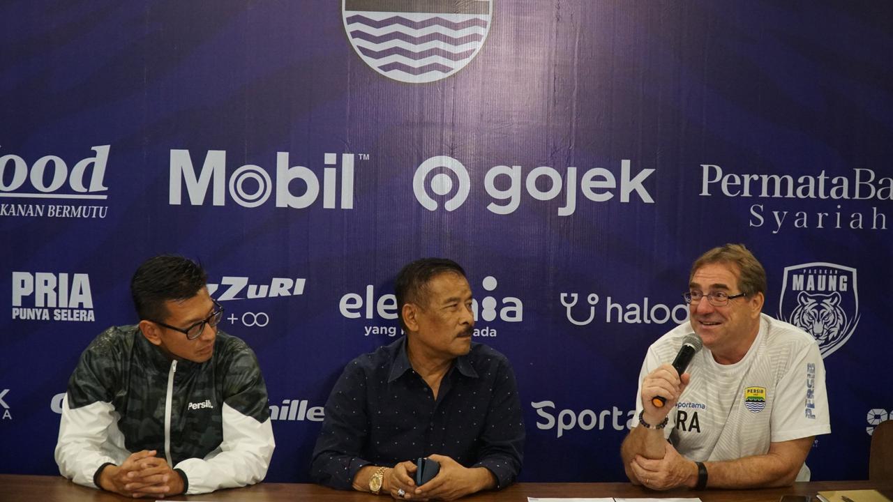Konferensi pers Persib