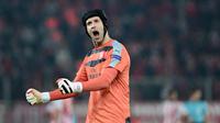 Penjaga gawang Arsenal asal Ceko, Petr Cech. (AFP/Louisa Gouliamaki)