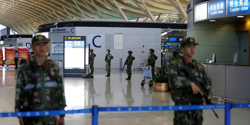 20160612-Pasca Ledakan yang Lukai 4 Orang, Bandara Shanghai Dijaga Ketat-China