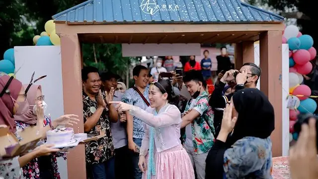 [Fimela] Ultah Ayu Ting Ting ke -30