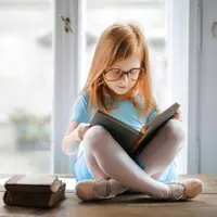 Membaca sejak kecil. (Copyright Pexels/Andrea Piacquadio)