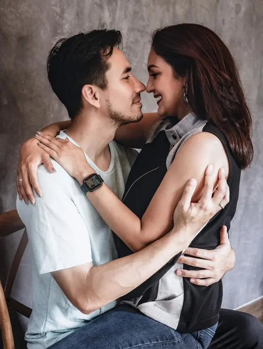 Darius Sinathrya dan Donna Agnesia (Instagram/darius_sinathrya)