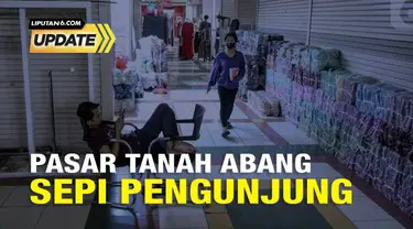 Pasar Tanah Abang tampaknya tak seramai dulu. Pusat jualan tekstil terbesar di Indonesia mulai sepi ditinggalkan pembeli. Kondisi ini juga dikabarkan membuat banyak pedagang terpaksa harus menutup usahanya.