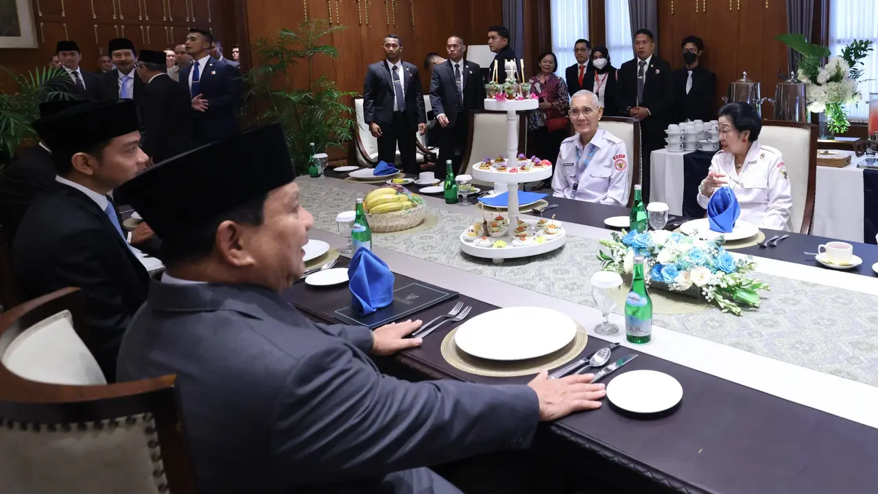 Presiden Prabowo dan Wapres Gibran satu meja dengan Presiden kelima RI Megawati Soekarnoputri hingga Wapres keenam RI Try Sutrisno.