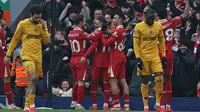 Liverpool meraih kemenangan 2-1 atas Wolverhampton Wanderers pada laga pekan ke-25 Premier League di Stadion Anfield, Minggu (16/02/2025) dini hari WIB. (AFP/Darren Staples)