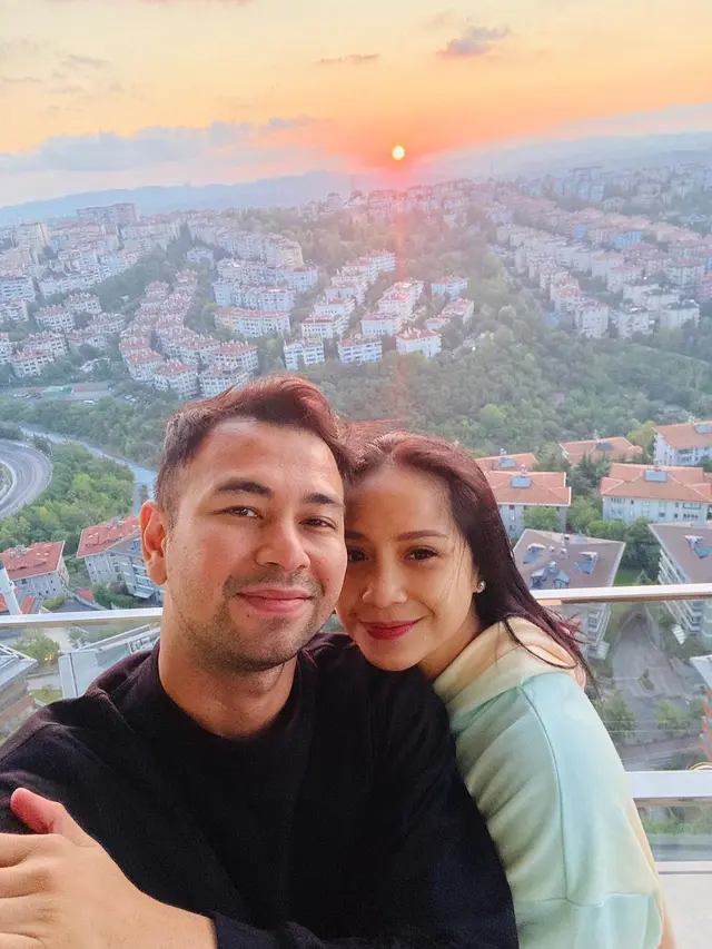 14 Tahun Berlalu, Ini 6 Potret Pemain Love is Cinta dengan Pasangannya