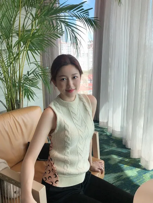 Lee Da In sendiri terbilang aktif di dunia akting sejak membintangi web drama pada 2014. Dirinya pun pernah membintangi drama Hwarang: The Poet Warrior Youth hingga Alice. (Liputan6.com/IG/@xx__dain)