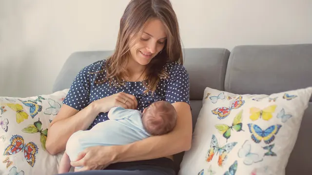 3 Tips Menyimpan ASI (Tomsickova-Tatyana/Shutterstock)