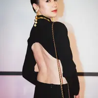 Laura Basuki kembali memukau publik dengan pesonanya di karpet merah FFI 2024. [@lauurabas].