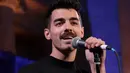 Hubungan baik nampaknya masih terjalin antara Joe Jonas dengan Demi Lovato pasca mengakhiri hubungannya beberapa waktu silam. Tersiar kabar, keduanya juga pernah berada di projek yang sama. (AFP/Cindy Ord)