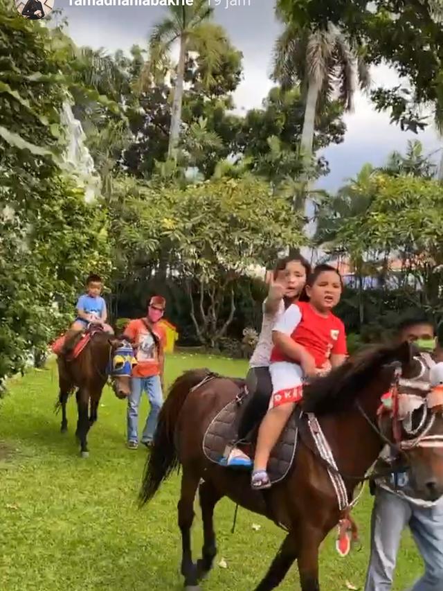 7 Momen Perayaan Ultah Magika Anak Nia Ramadhani, Dirayakan dengan Naik Kuda