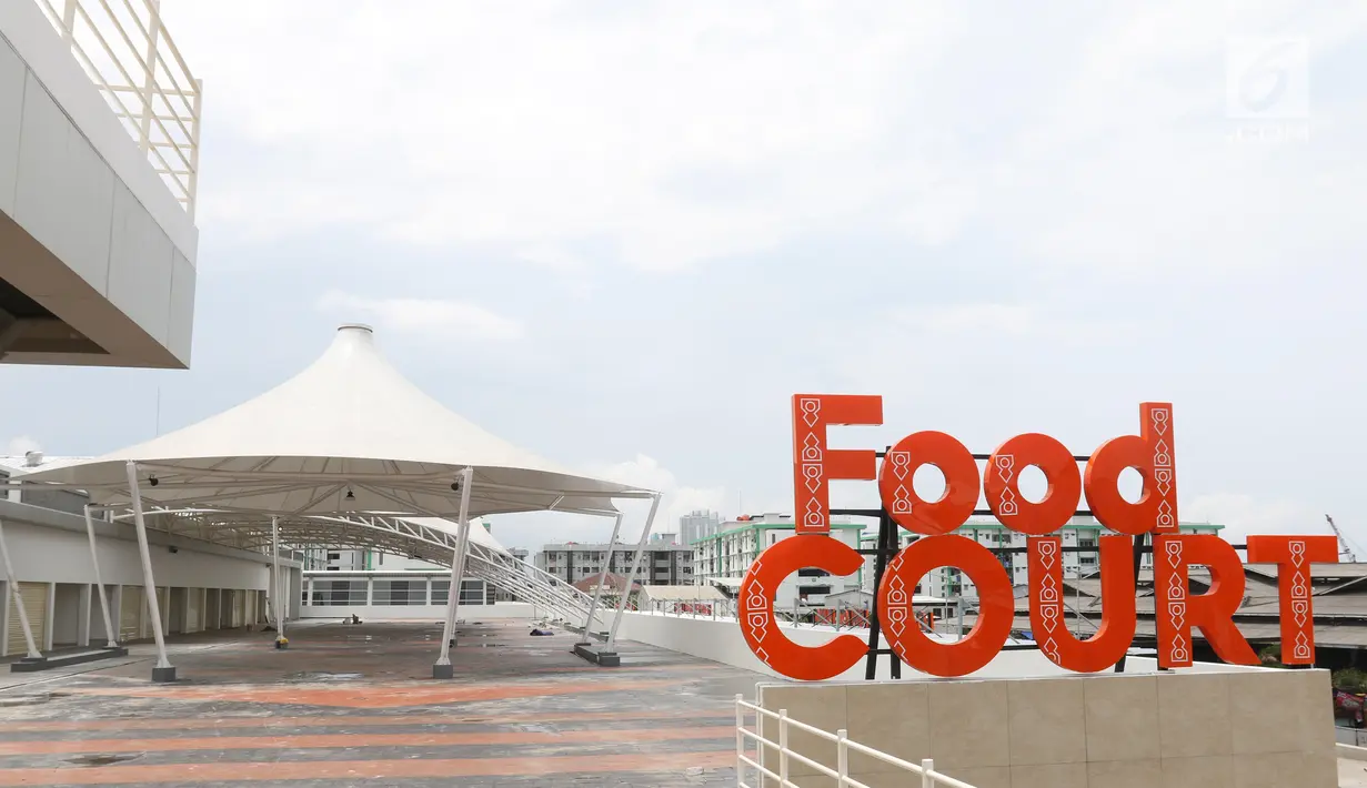 Suasana Pasar Ikan Modern (PIM)  Muara Baru, Jakarta, Jumat (1/2). PIM Muara Baru dilengkapi dengan beberapa fasilitas pendukung antara lain Instalasi Pengolahan Limbah (IPAL), kios/lapak, ruang pengepakan. (Liputan6.com/Angga Yuniar)