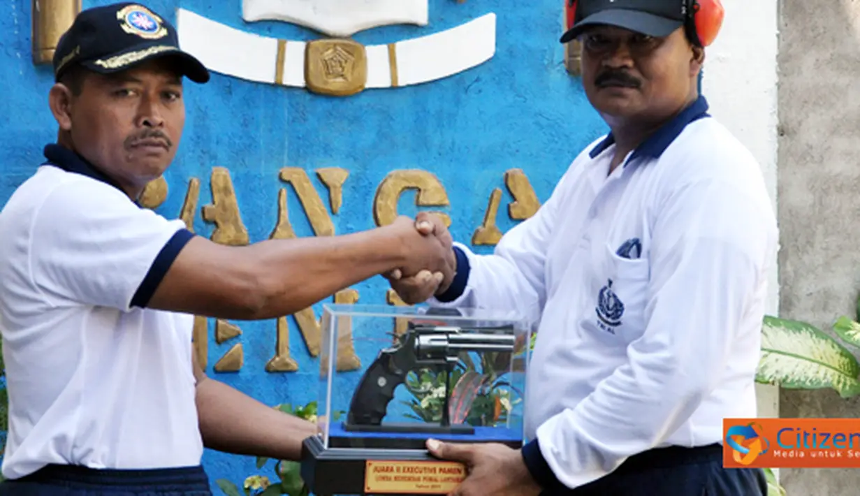 Citizen6, Surabaya: Tujuan diadakannya kegiatan lomba menembak dalam rangka Pomal Fun Shooting Th.2011 ini adalah mengadakan silaturahmi dengan para pejabat TNI AL di wilayah Surabaya dengan sarana olah raga menembak. (Pengirim: Budi Abdillah)