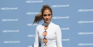Selebriti pertama yang di cap sebagai seorang publik figur yang memiliki sifat arogan yakni Jennifer Lopez. Memang banyak orang yang tak tahu bahwa Jlo memiliki sifat yang sombong karena popularitsnya sebagai seorang diva terkenal. (AFP/Bintang.com)