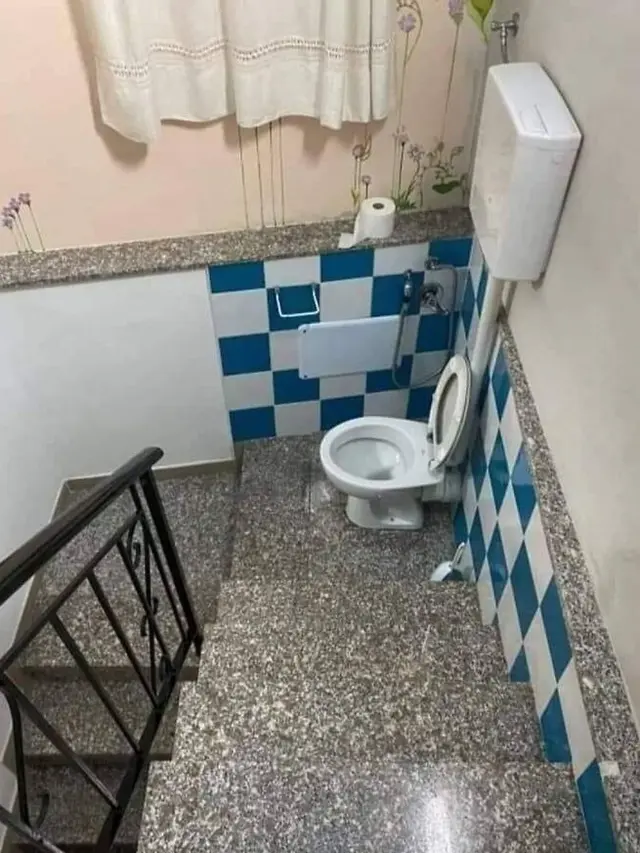 Desain nyeleneh tangga
