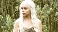 Baru-baru ini, sebuah rumor menyebutkan kalau Emilia Clarke memutuskan mundur dari serial Game of Thrones, benarkah demikan?