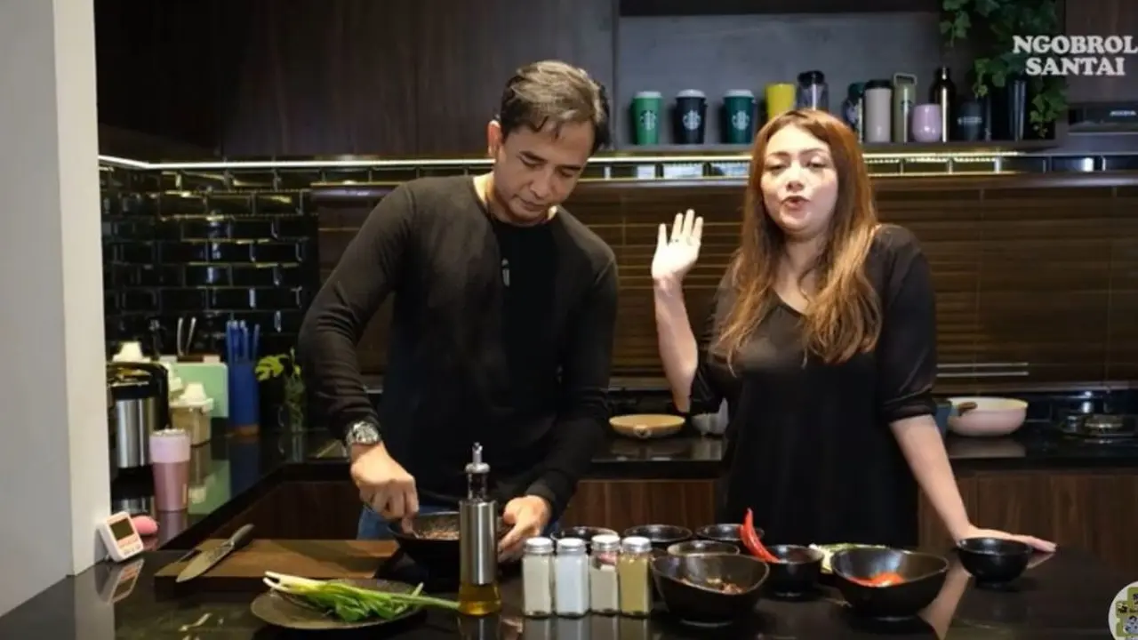 Potret Dapur Wina Natalia yang Mewah Layaknya Bar Modern, tapi Jarang Dipakai untuk Memasak