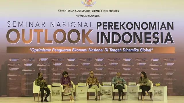 Menteri Keuangan Sri Mulyani Indrawati  dalam Seminar Nasional Outlook Perekonomian Indonesia 2024 di St Regis Jakarta, Jumat (22/12/2023). (Tasha/Liputan6.com)