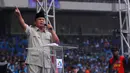 Prabowo Subianto berorasi di depan ribuan buruh saat perayaan hari buruh sedunia di GBK, Jakarta, Kamis (1/5/14). (Liputan6.com/Miftahul Hayat)