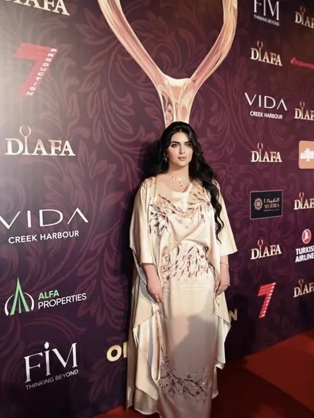 Pesona Putri Dubai yang Baru Menikah di Usia 29 Tahun, credit: @hhshmahra