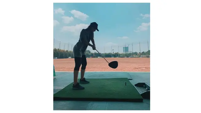 Gaya 6 Artis Cantik yang Hobi Main Golf, Modis dan Sporty