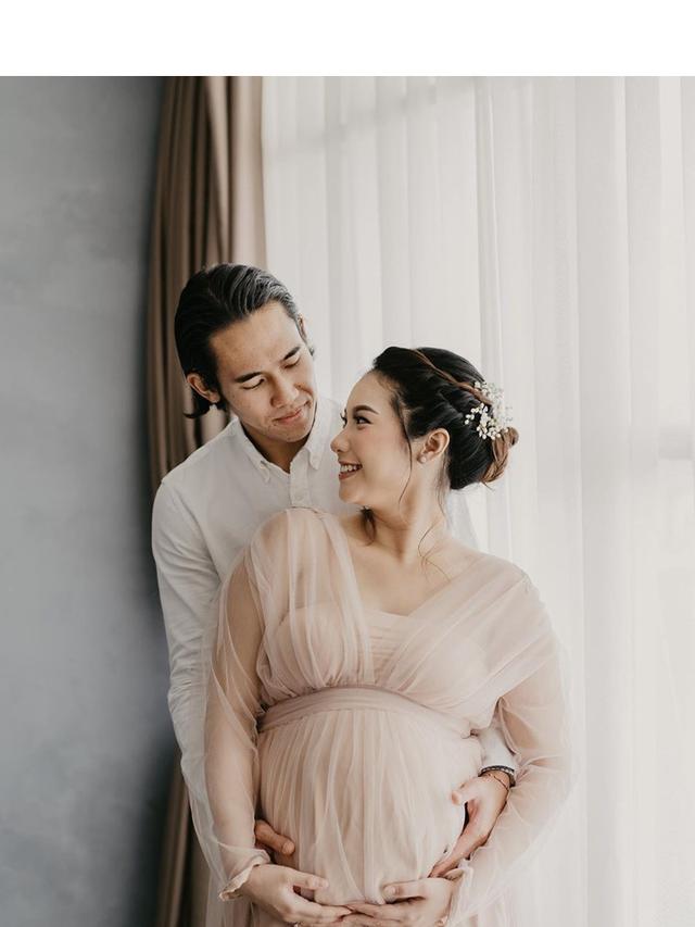 Tengah Nantikan Kelahiran, Ini 7 Potret Maternity Shoot Istri Ryuji Utomo