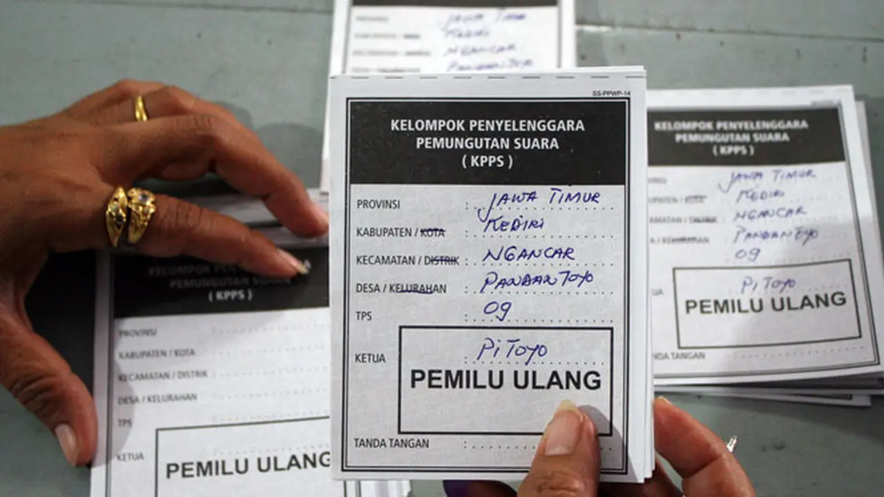 KPUD Daerah Buka Kotak Suara