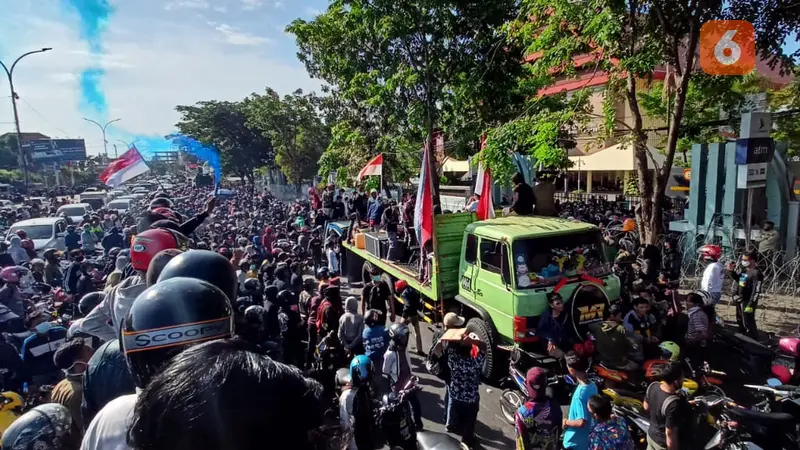 Demo dan konser mini Makassar Racing (Liputan6.com/Fauzan)