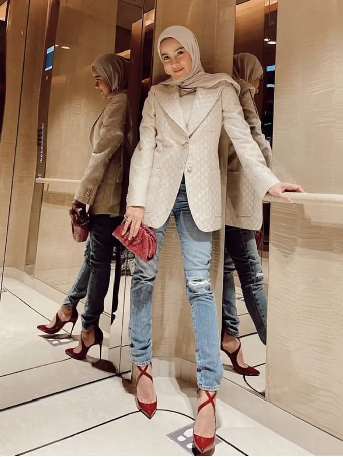 OOTD Artis Kenakan Blazer