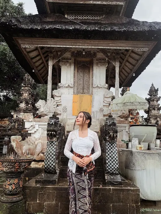 Prilly Latuconsina (Instagram/prillylatuconsina96)