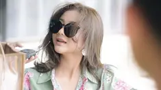 Lewat akun Instagramnya, pemain sinetron Ikatan Cinta ini kerap membagikan gaya OOTD-nya. Selain gaya busana, Glenca Shysara melengkapi penampilannya dengan memakai kacamata. Ia pun terlihat makin trendi saat pakai kacamata.(Liputan6.com/IG/@glencachysaraofficial)