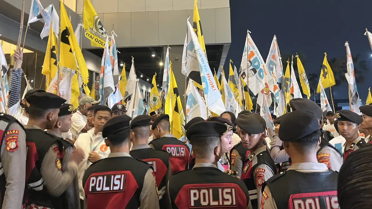 Debat Kedua Pilgub Jakarta, Pendukung Ridwan Kamil-Suswono Padati Beach City Internasional Stadium Ancol