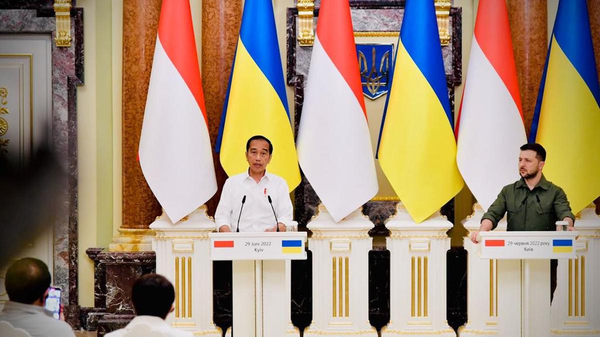Jokowi dan Zelensky Diskusi Situasi Ukraina hingga Kesepakatan Laut Hitam