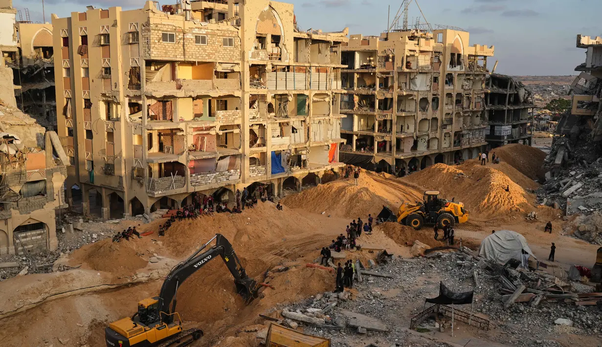 Tim tersebut diperbolehkan beroperasi di luar "garis kuning," yaitu area yang saat ini dikendalikan oleh Pasukan Pertahanan Israel (IDF). (AP Photo/Jehad Alshrafi)