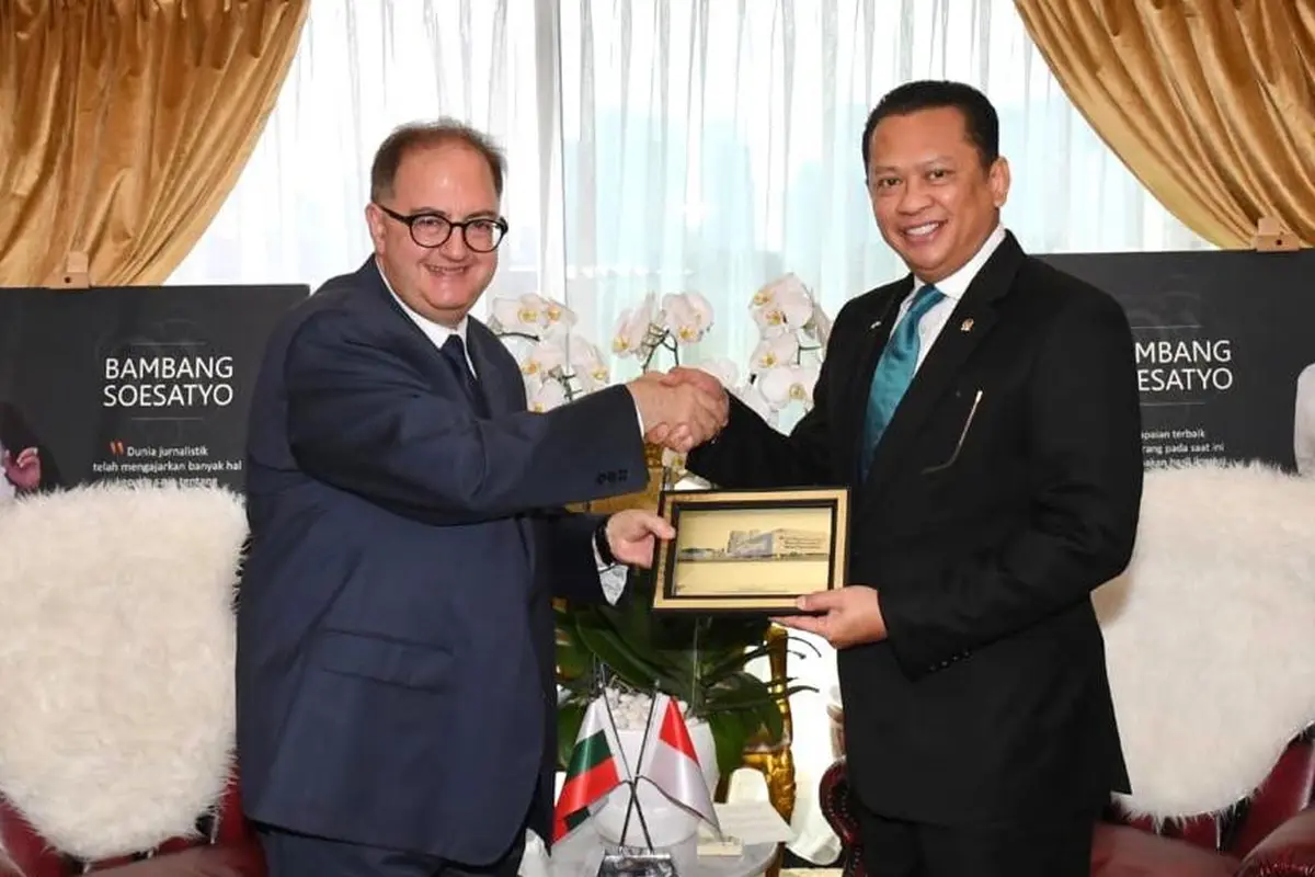 Ketua MPR RI Dorong Iklim Bisnis Friendly Saat Menerima Duta Besar Bulgaria