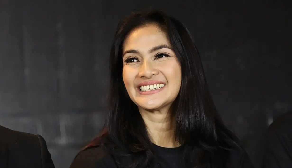 Mini seri produksi kolaborasi tiga negara itu, Indonesia, Singapura dan Malaysia itu juga melibatkan aktor masing-masing negara. Hal itu membuat pengalaman berharga Maudy. (Bambang E Ros/Bintang.com)