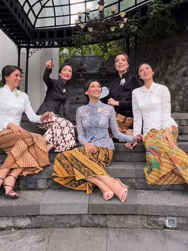 Puteri Indonesia lintas generasi (Instagram/artikasaridevi)