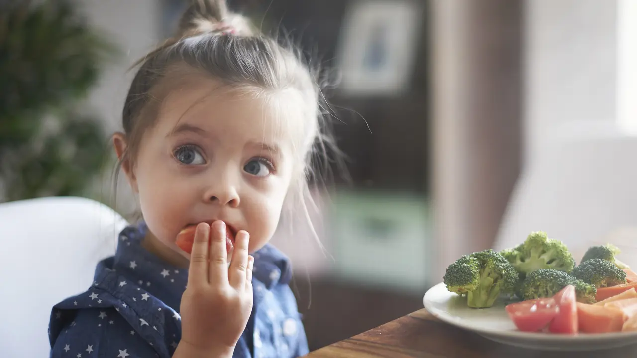 Anak makan