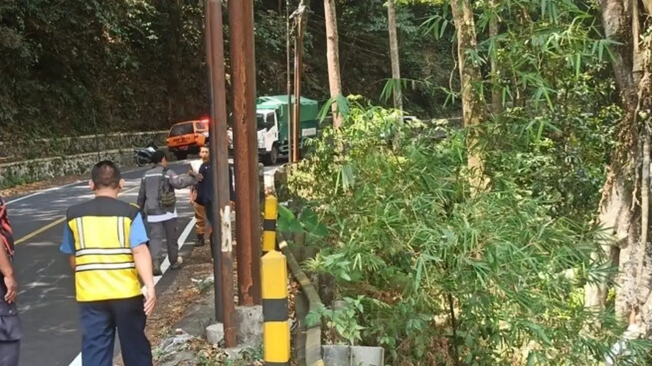​ Retakan 40 Meter Terjadi di Jalur Gumitir, Ancam Keselamatan Pengguna Jalan Menjelang Musim Hujan