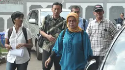 Kuasa Hukum Novel Baswedan, Muji Kartika Rahayu bersama biro hukum KPK saat tiba di PN Jakarta Selatan, Senin (4/5/2015). Muji Kartika R datang untuk mendaftarkan permohonan praperadilan terkait penagkapan Novel Baswedan. (Liputan6.com/Herman Zakharia)