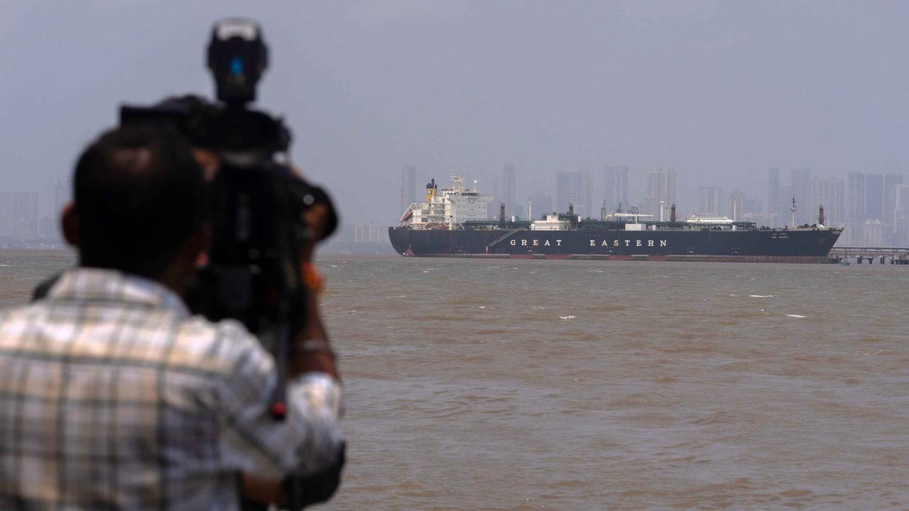 Lebih dari 20 Kapal Melintasi Selat Hormuz, Ada yang Menuju Indonesia