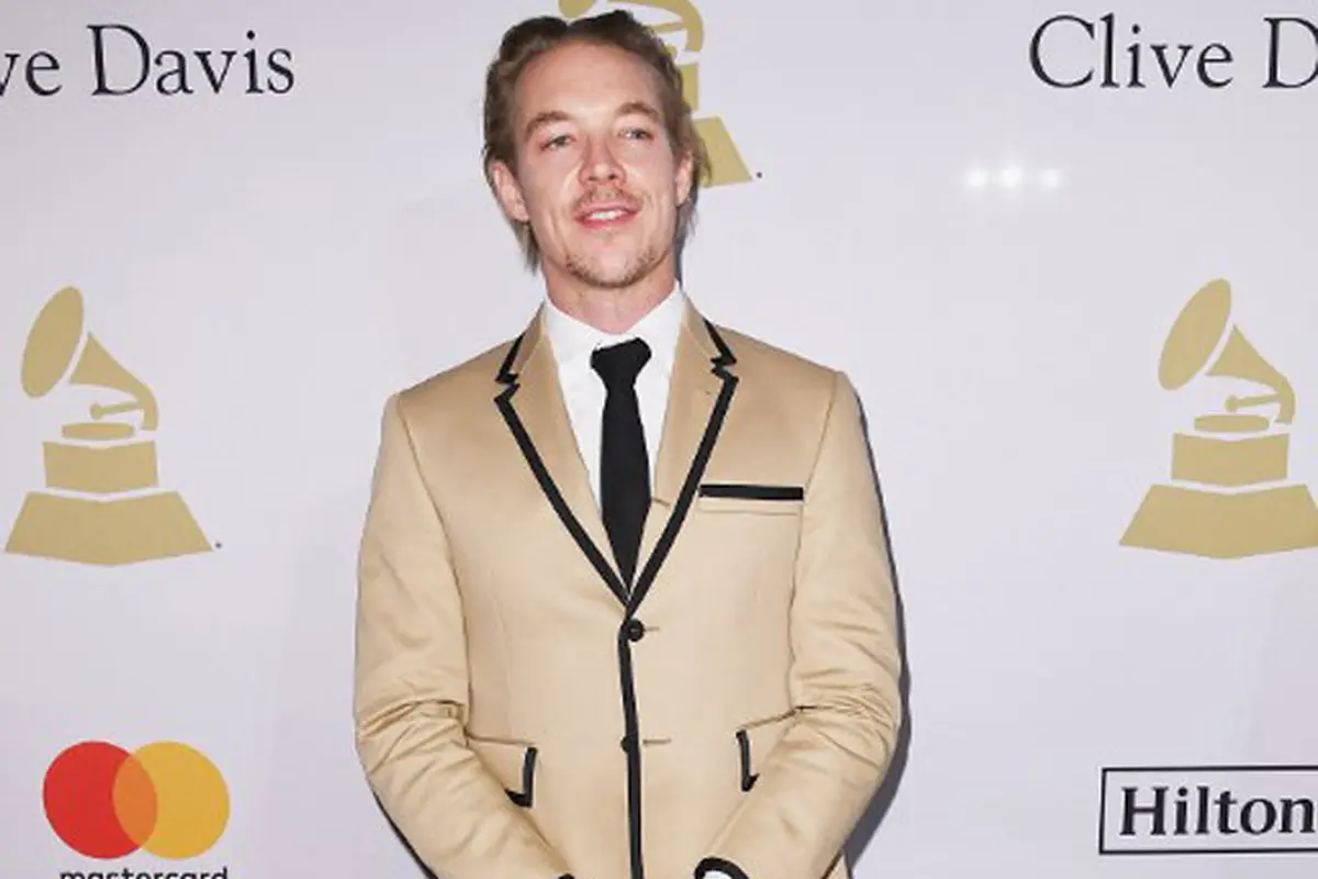 [Bintang] Diplo