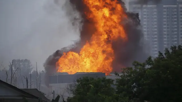 Kebakaran pipa gas Petronas di Putra Heights, Malaysia. (AP)