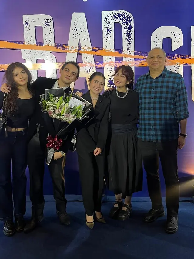 6 Potret Prilly di Premiere Series Bad Guys, Dukung Sang Kekasih Omara Esteghlal
