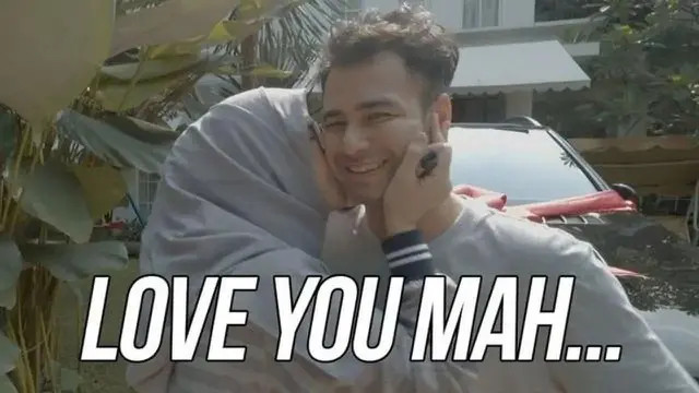 Amy Qanita mendapat hadiah mobil mewah dari putranya, Raffi Ahmad. (YouTube Rans Entertainment)