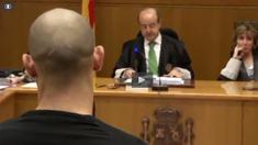 Javier Mascherano poros pertahanan Barcelona divonis 1 tahun penjara oleh  Kejaksaan Negeri Spanyol karena terbukti bersalah menggelapkan pajak sebesar Rp 23.637 miliar.