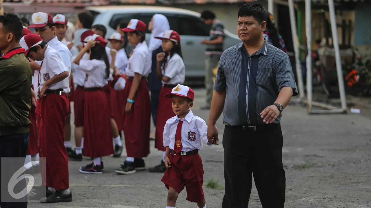 20150727-Hari-Pertama-Masuk-Sekolah-Jakarta2